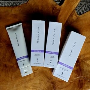 Rodan + Fields Unblemish Skincare Set - White